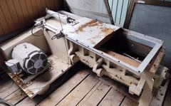 森田精機製粉砕機のサムネイル