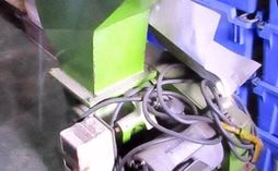 ホーライ製粉砕機のサムネイル